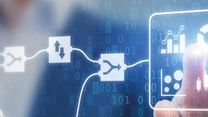 Meneer die naar een dashboard wijst waar verschillende databronnen aangekoppeld zitten