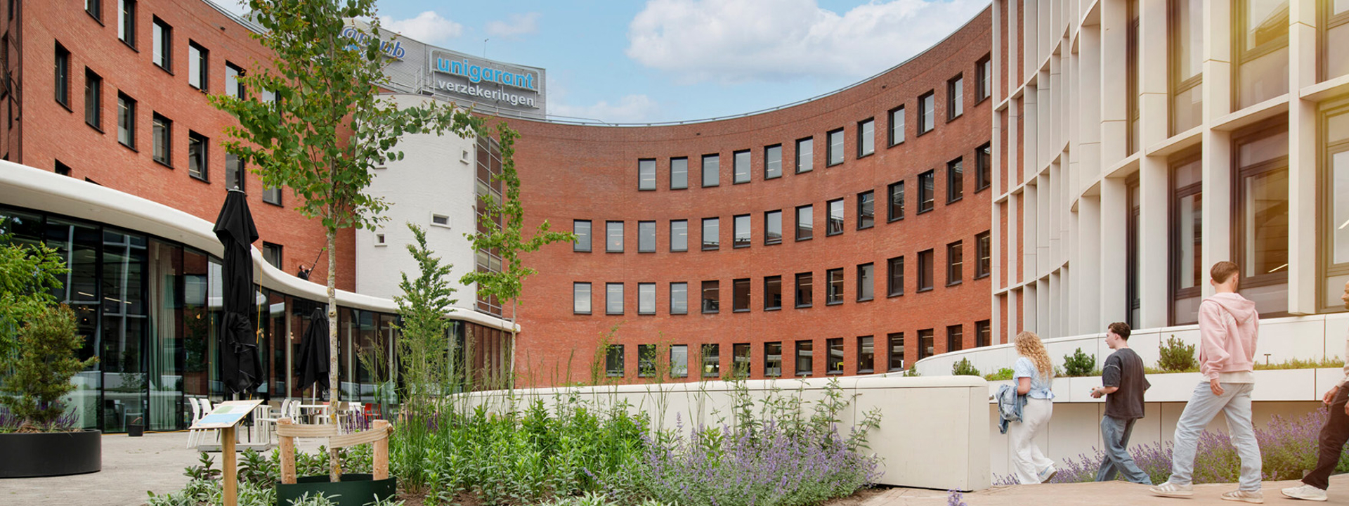 Header Referent Unigarant 2048X660pix