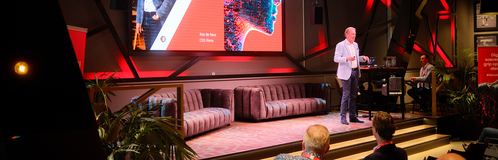 Bas de Reus opent de ilionx Data & AI klantendag