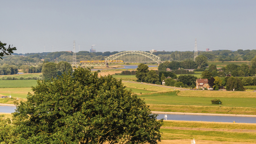 de brug met daar omheen de uitwateren in gemeente Renkum