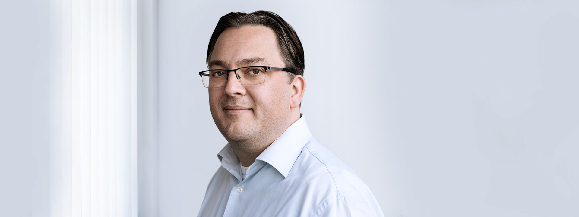 Header Dennis Bellis