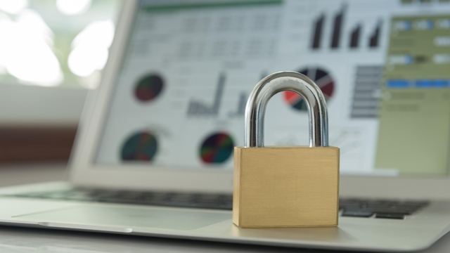 Cyber Security - Laptop Met Slot