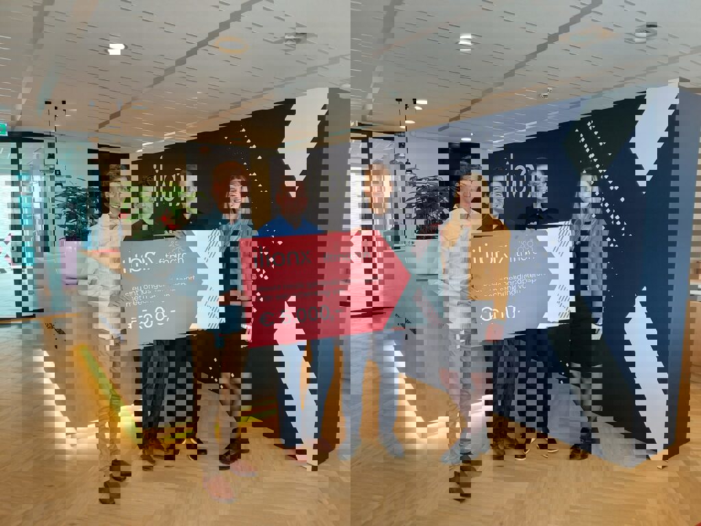 Cheque overhandiging